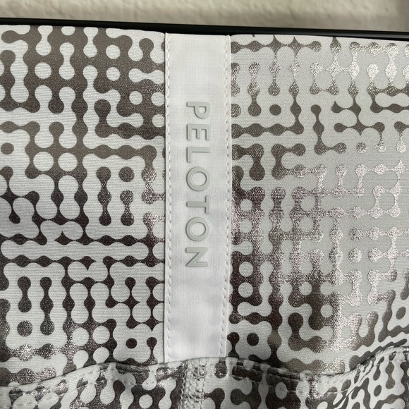 🪩Peloton Foil Printed Leggings - Picture 7 of 14